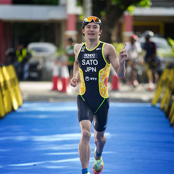 写真：トライアスロン　佐藤錬選手